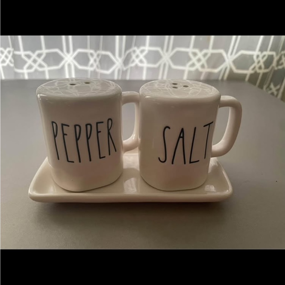 Rea Dunn Salt and Pepper Shakers